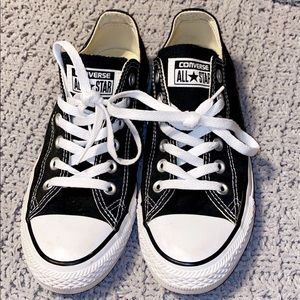 Size 8 women’s black converse
